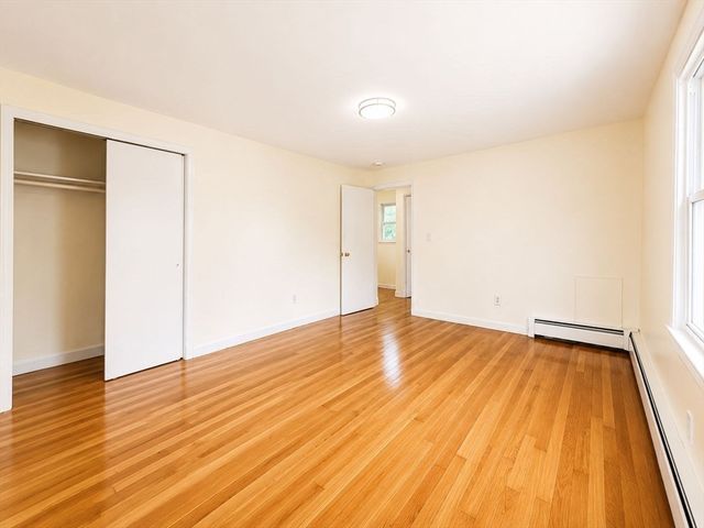 30 Springdale Rd, Dracut, MA 01826