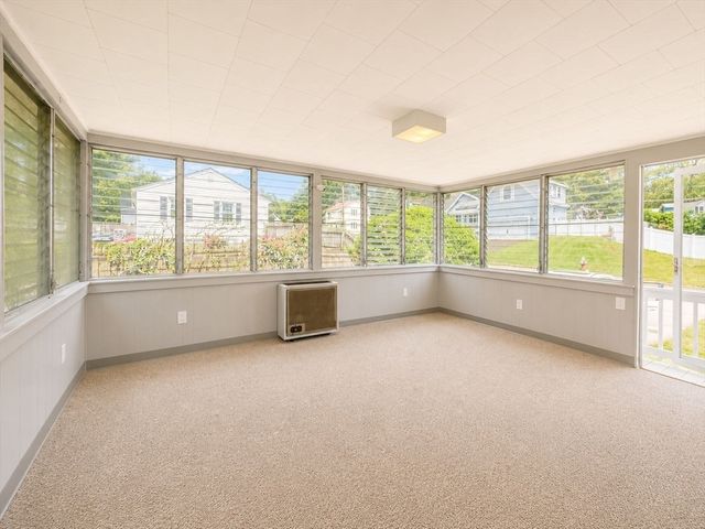 30 Springdale Rd, Dracut, MA 01826