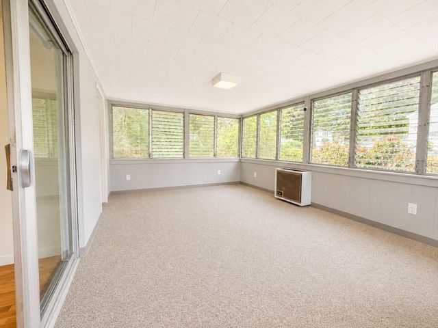 30 Springdale Rd, Dracut, MA 01826