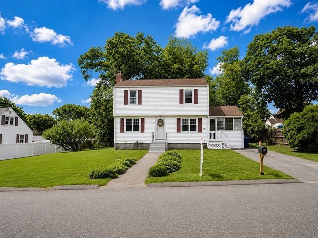 30 Springdale Rd, Dracut, MA 01826