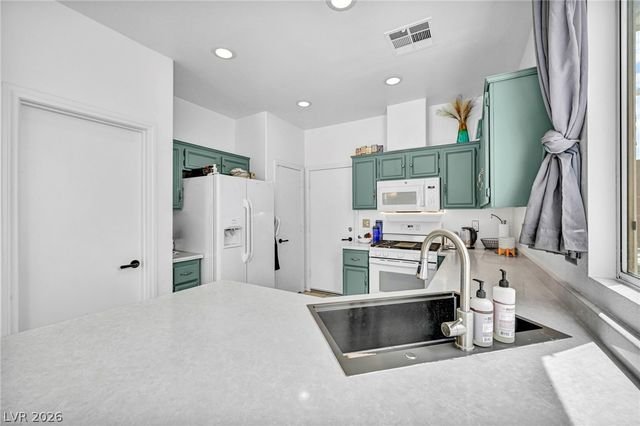 10052 Lemon Valley Avenue, Las Vegas, NV 89147