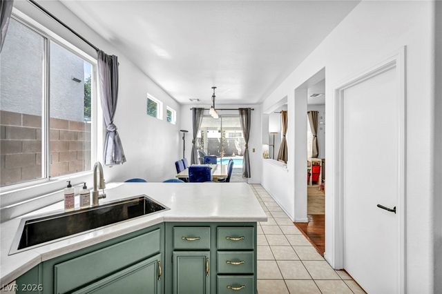 10052 Lemon Valley Avenue, Las Vegas, NV 89147