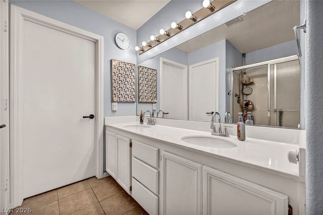 10052 Lemon Valley Avenue, Las Vegas, NV 89147