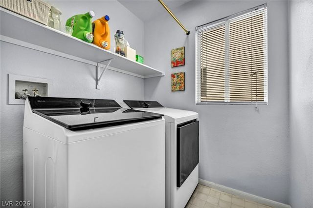 10052 Lemon Valley Avenue, Las Vegas, NV 89147