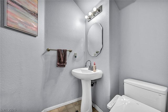 10052 Lemon Valley Avenue, Las Vegas, NV 89147