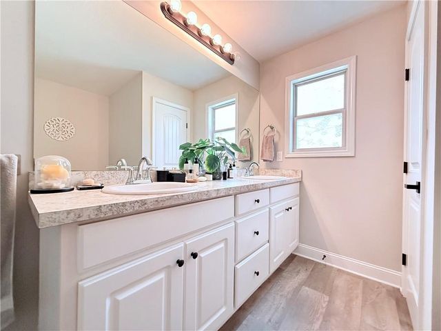 138 Livingston Court, Winder, GA 30680