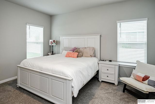 6303 Clear Creek Street, Papillion, NE 68157