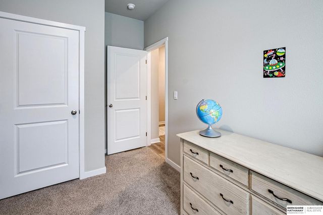6303 Clear Creek Street, Papillion, NE 68157