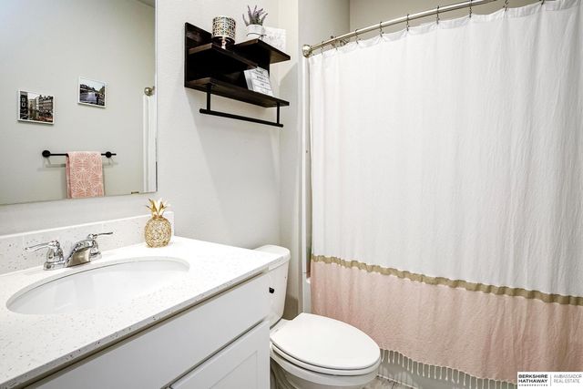 6303 Clear Creek Street, Papillion, NE 68157