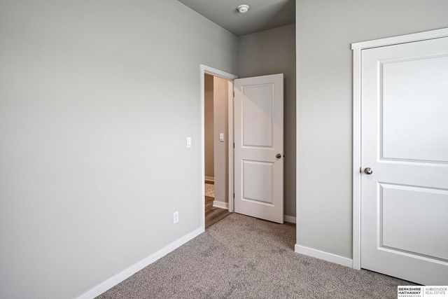 6303 Clear Creek Street, Papillion, NE 68157