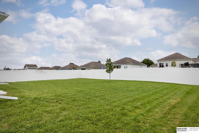 6303 Clear Creek Street, Papillion, NE 68157