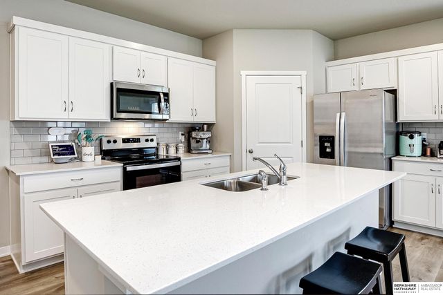 6303 Clear Creek Street, Papillion, NE 68157
