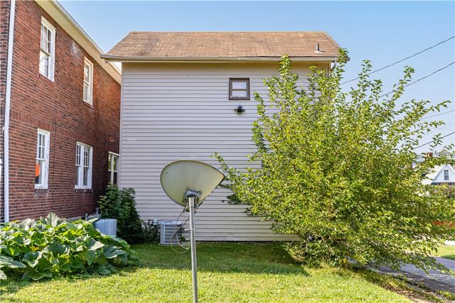 486 Mccargo St, New Kensington, PA 15068