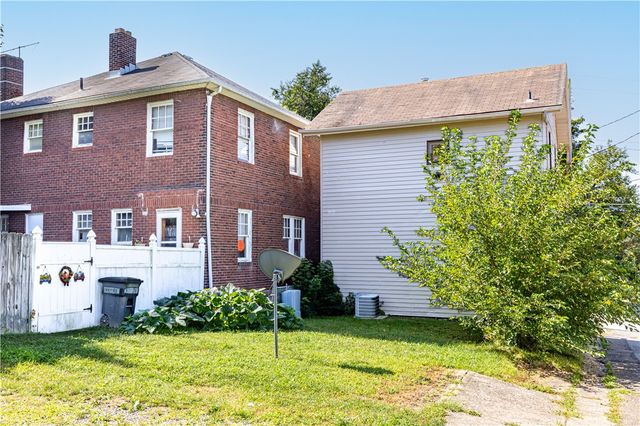 486 Mccargo St, New Kensington, PA 15068