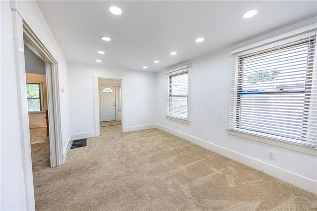 486 Mccargo St, New Kensington, PA 15068