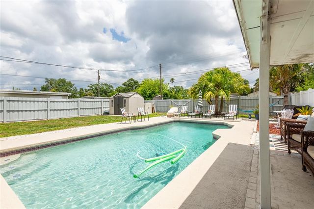 1512 56TH AVENUE N, St Petersburg, FL 33703