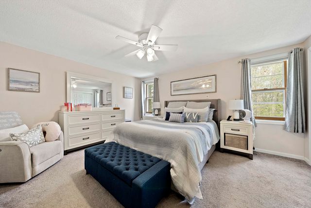 46 Sharron Dr 46, Easton, MA 02375