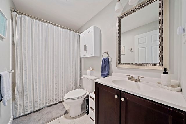 46 Sharron Dr 46, Easton, MA 02375