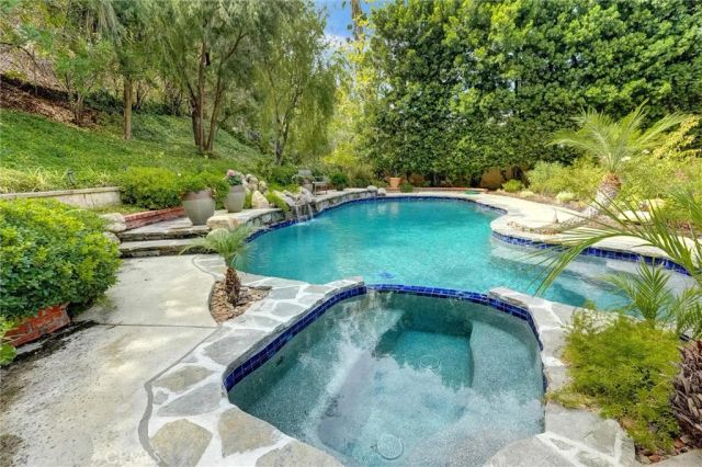 4751 Topeka Drive, Tarzana, CA 91356