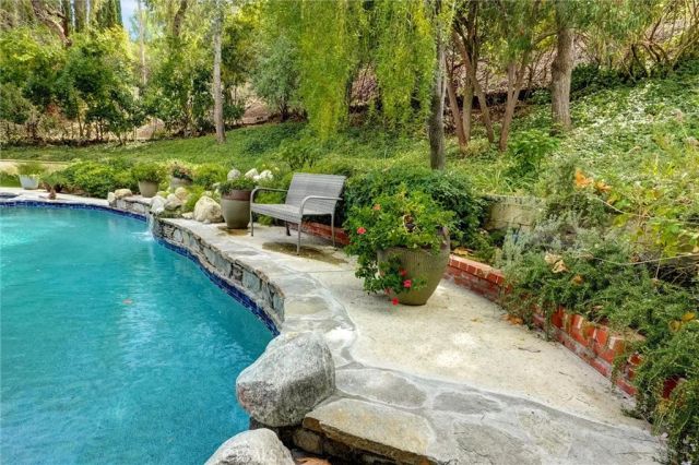 4751 Topeka Drive, Tarzana, CA 91356