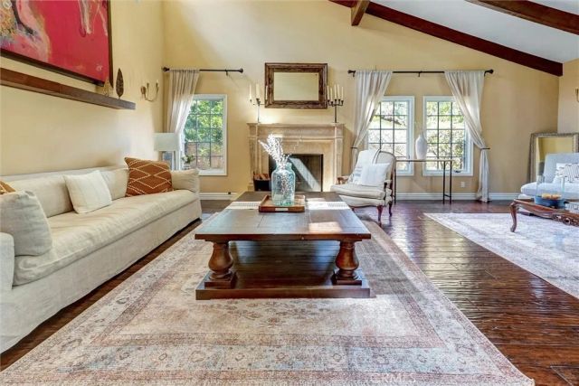4751 Topeka Drive, Tarzana, CA 91356