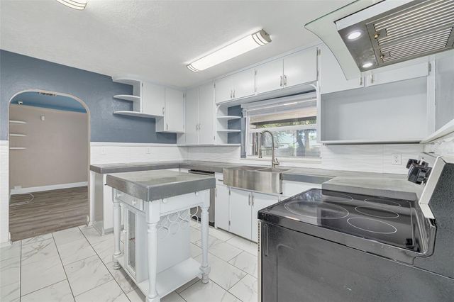 5655 1ST AVENUE N, St Petersburg, FL 33710