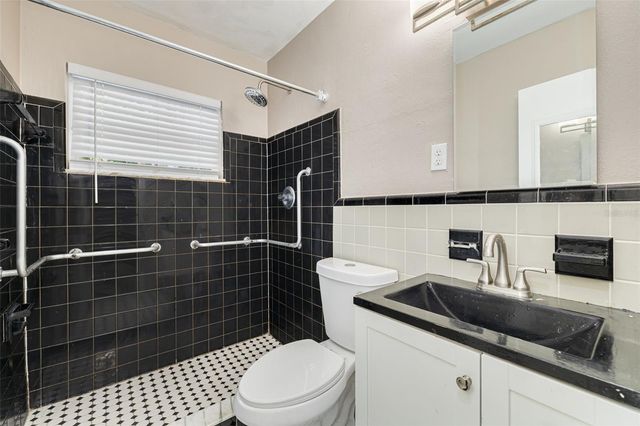 5655 1ST AVENUE N, St Petersburg, FL 33710