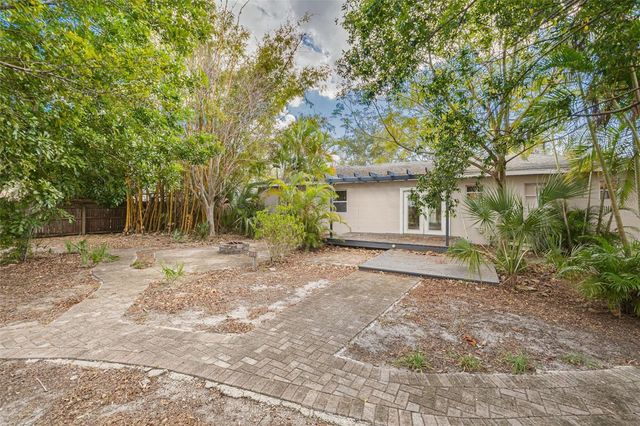 5655 1ST AVENUE N, St Petersburg, FL 33710