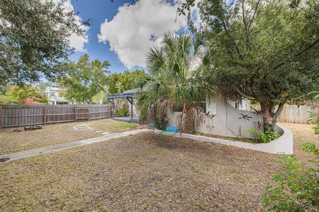 5655 1ST AVENUE N, St Petersburg, FL 33710