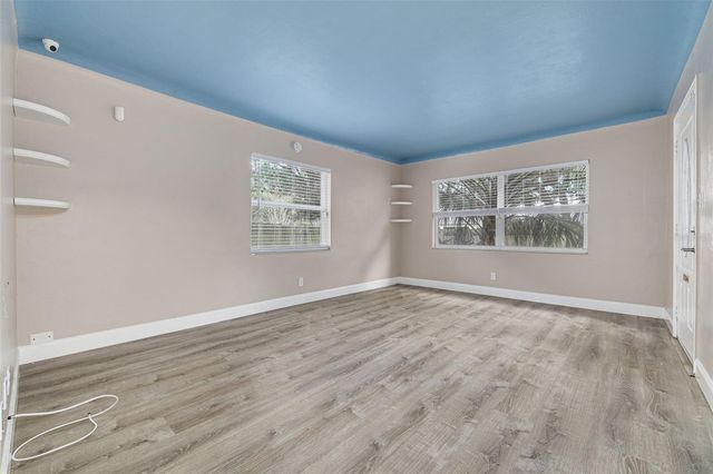 5655 1ST AVENUE N, St Petersburg, FL 33710