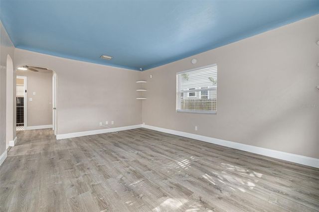 5655 1ST AVENUE N, St Petersburg, FL 33710