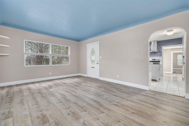 5655 1ST AVENUE N, St Petersburg, FL 33710