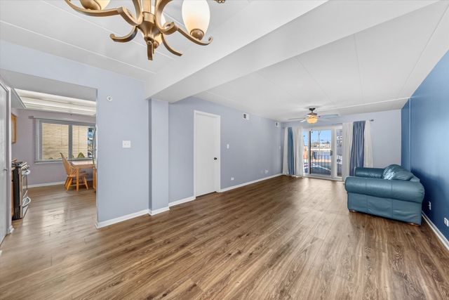 4530 W 93rd Street 1A, Oak Lawn, IL 60453