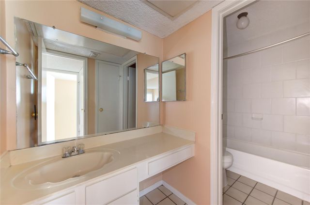 2120 El Paseo Street 619, Houston, TX 77054