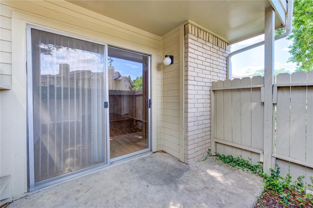 2120 El Paseo Street 619, Houston, TX 77054