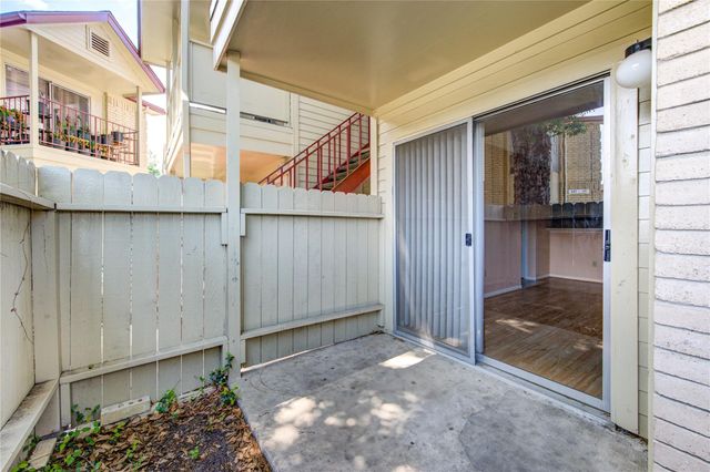 2120 El Paseo Street 619, Houston, TX 77054