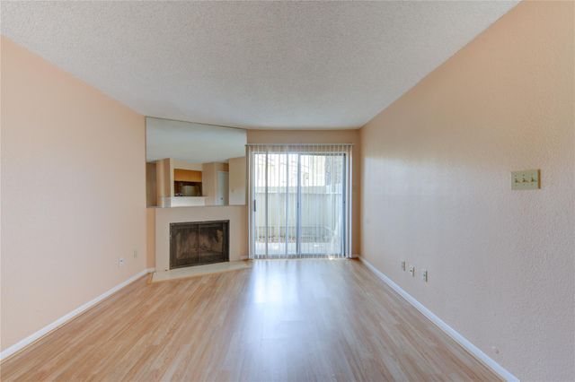 2120 El Paseo Street 619, Houston, TX 77054