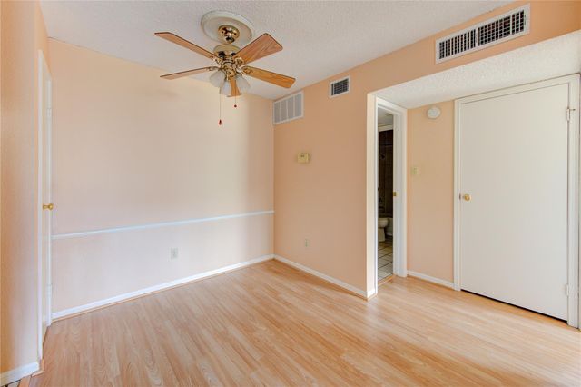2120 El Paseo Street 619, Houston, TX 77054