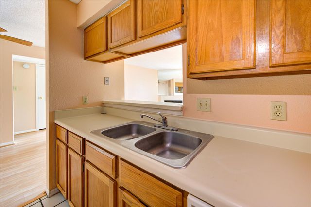 2120 El Paseo Street 619, Houston, TX 77054