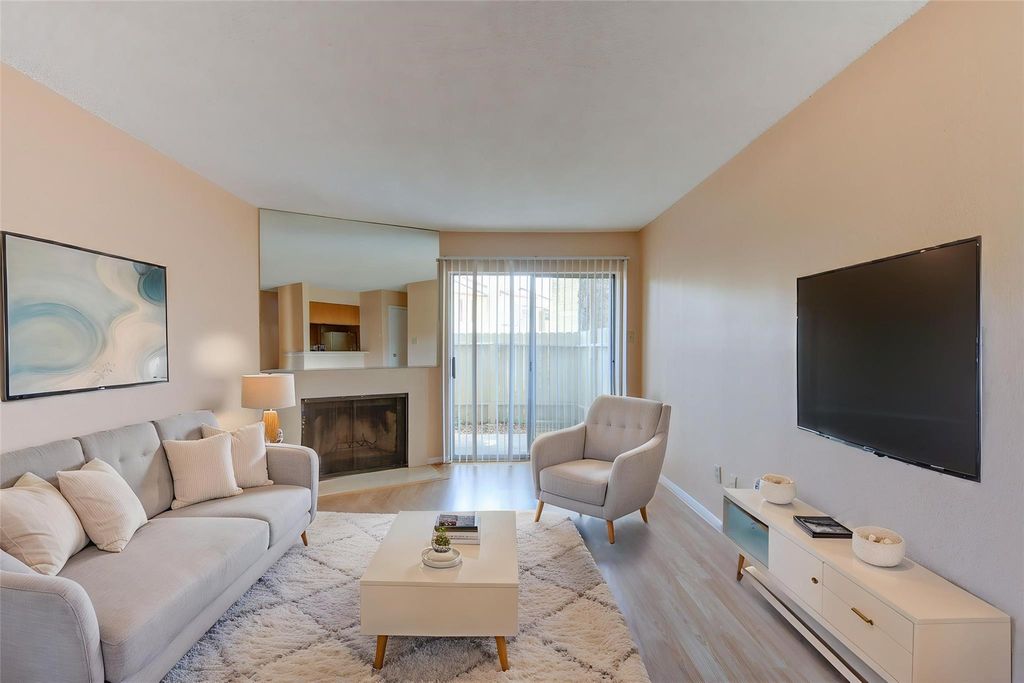 2120 El Paseo Street 619, Houston, TX 77054