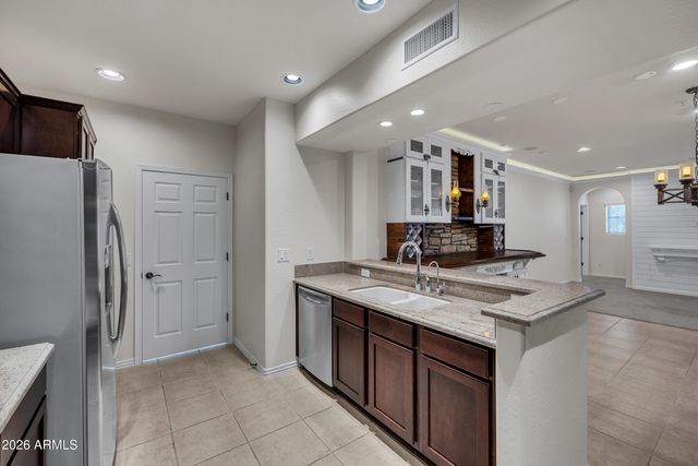 3935 E ROUGH RIDER Road 1250, Phoenix, AZ 85050