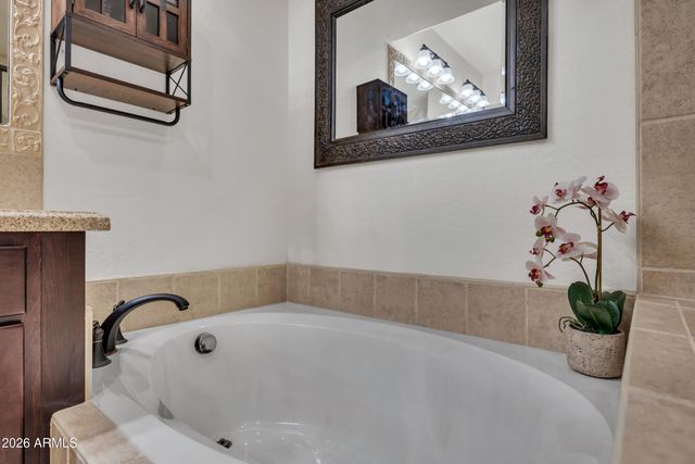 3935 E ROUGH RIDER Road 1250, Phoenix, AZ 85050