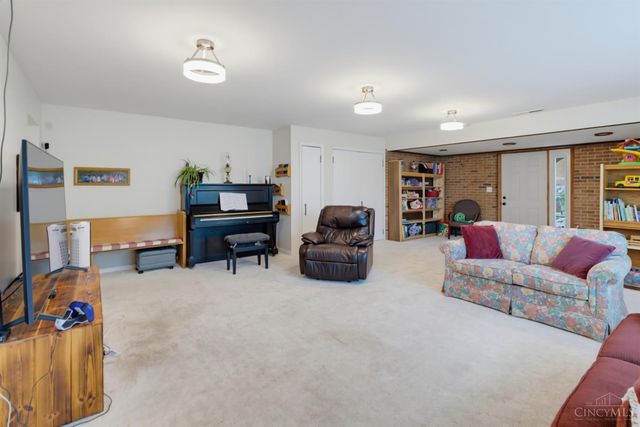 3575 Sorrento Drive, Amberley, OH 45236