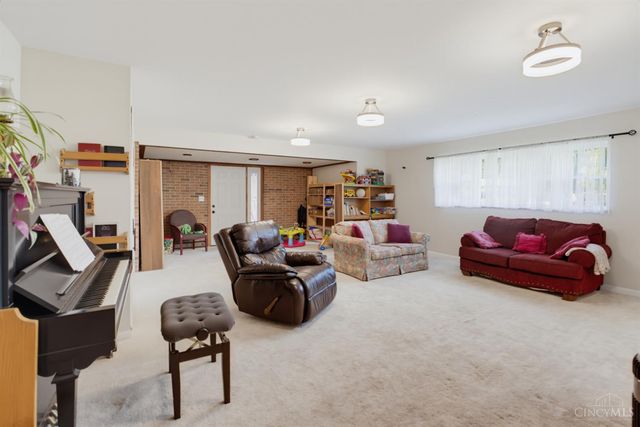 3575 Sorrento Drive, Amberley, OH 45236