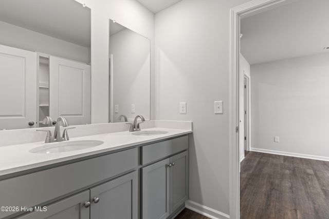 619 S Squires Run Lane, Richlands, NC 28574