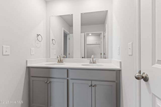 619 S Squires Run Lane, Richlands, NC 28574