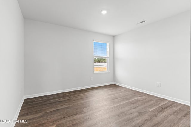 619 S Squires Run Lane, Richlands, NC 28574