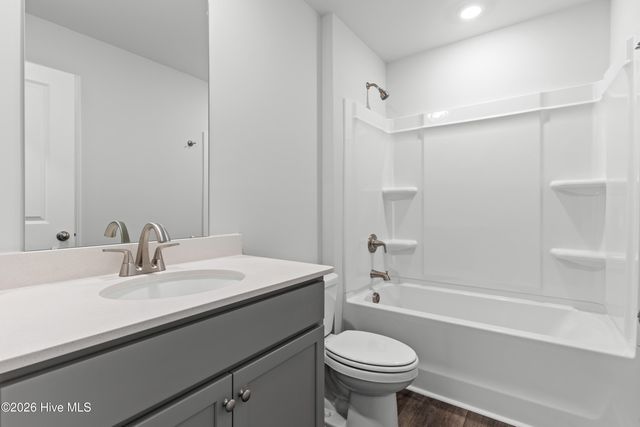 619 S Squires Run Lane, Richlands, NC 28574