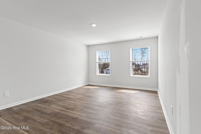 619 S Squires Run Lane, Richlands, NC 28574