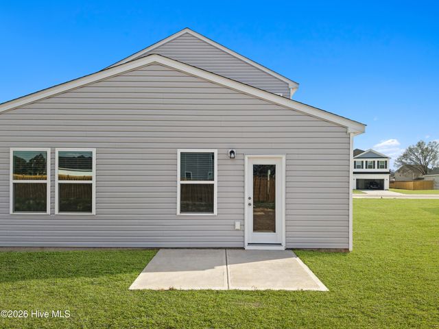 619 S Squires Run Lane, Richlands, NC 28574